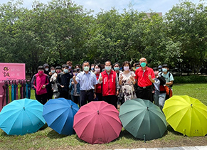 贈「傘」耀守護校園學子 —環球科大推動學生有品有德的理念受讚賞 獲淨心行善會捐贈愛心傘